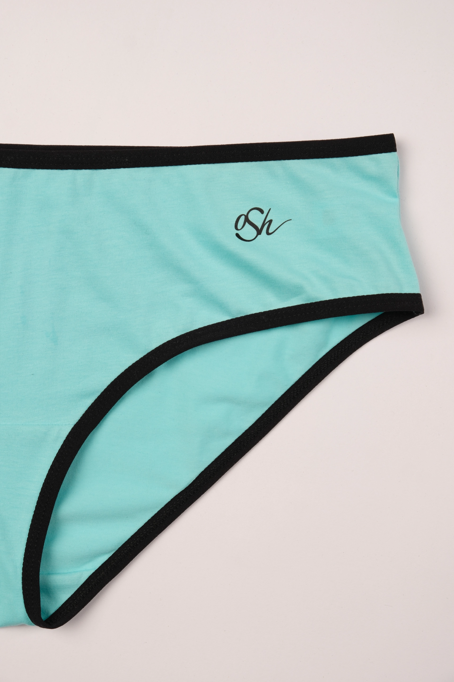 Плоские швы и эластичная мягкая резинка шириной 10 мм